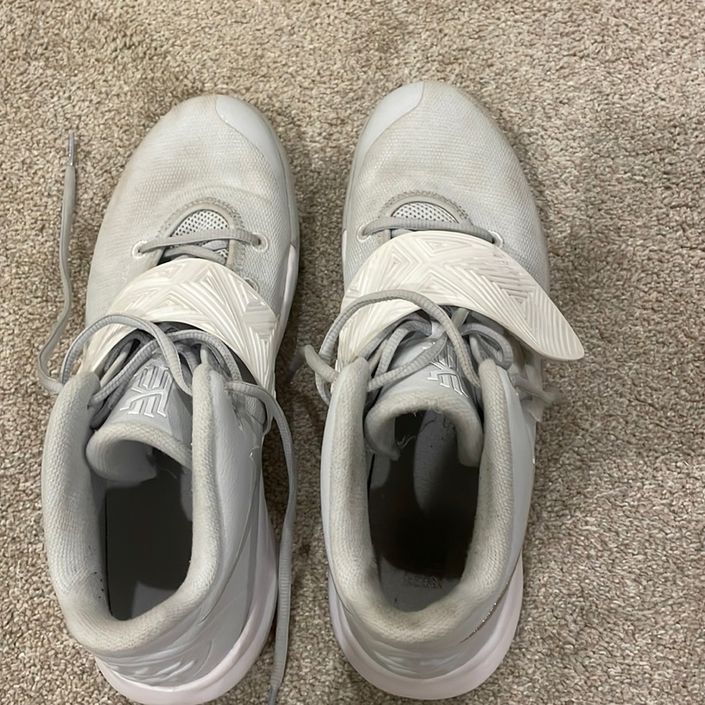 Men’s size 10.5 white Nike kyries- used